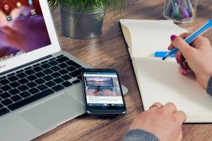 ¿Cuál es el impacto de Accelerated Mobile Pages en el posicionamiento natural?
