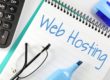 Web Hosting escrito en un bloc de notas