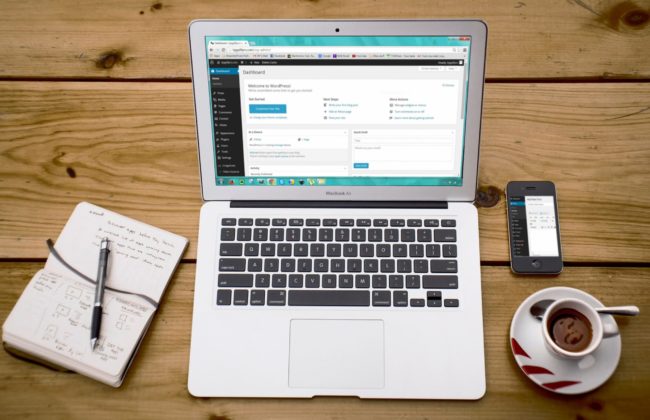 Los mejores plugins de WordPress Portátil con página web WordPress