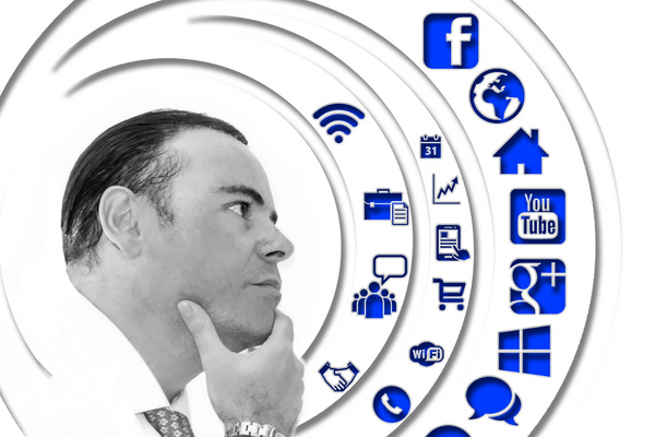facebook_vs_paginaweb ¿Es importante tener web aunque tengas ya redes sociales para tu negocio?